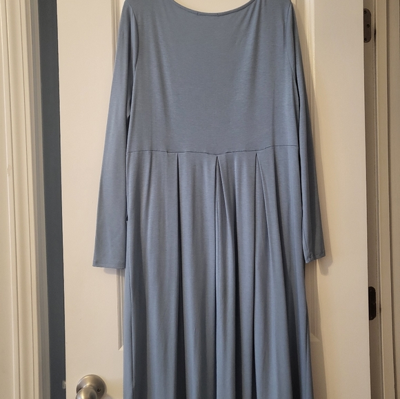 West Kei Boatneck Long Sleeve Midi Dress in Blue Sea - Picture 3 of 7